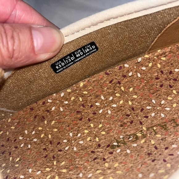 Revitalign Waco Shoe Company 9.5 - Picture 4 of 7